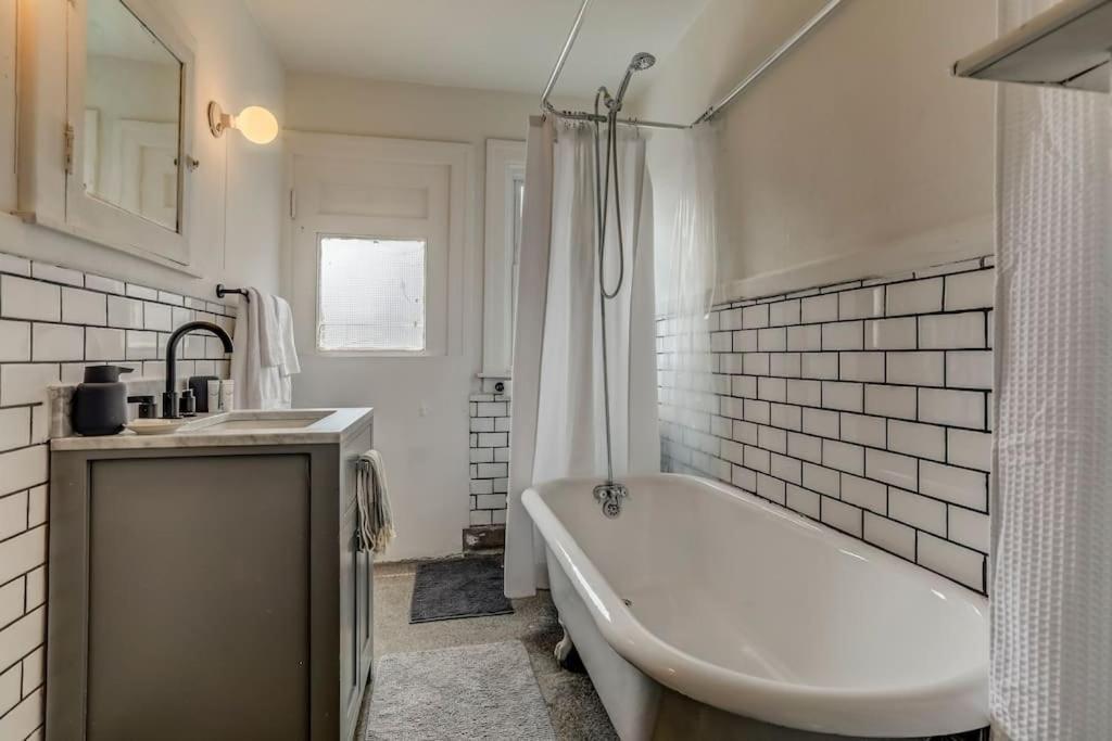 Willa Luxe Mid-Century Styled Historic Townhouse #1 Detroit Zewnętrze zdjęcie